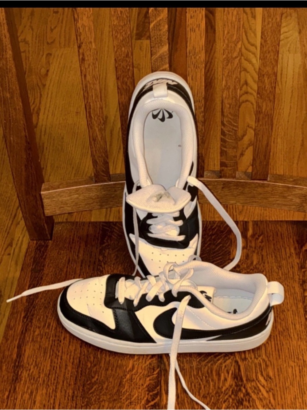 Nike White and Black Low-Top Sneakers